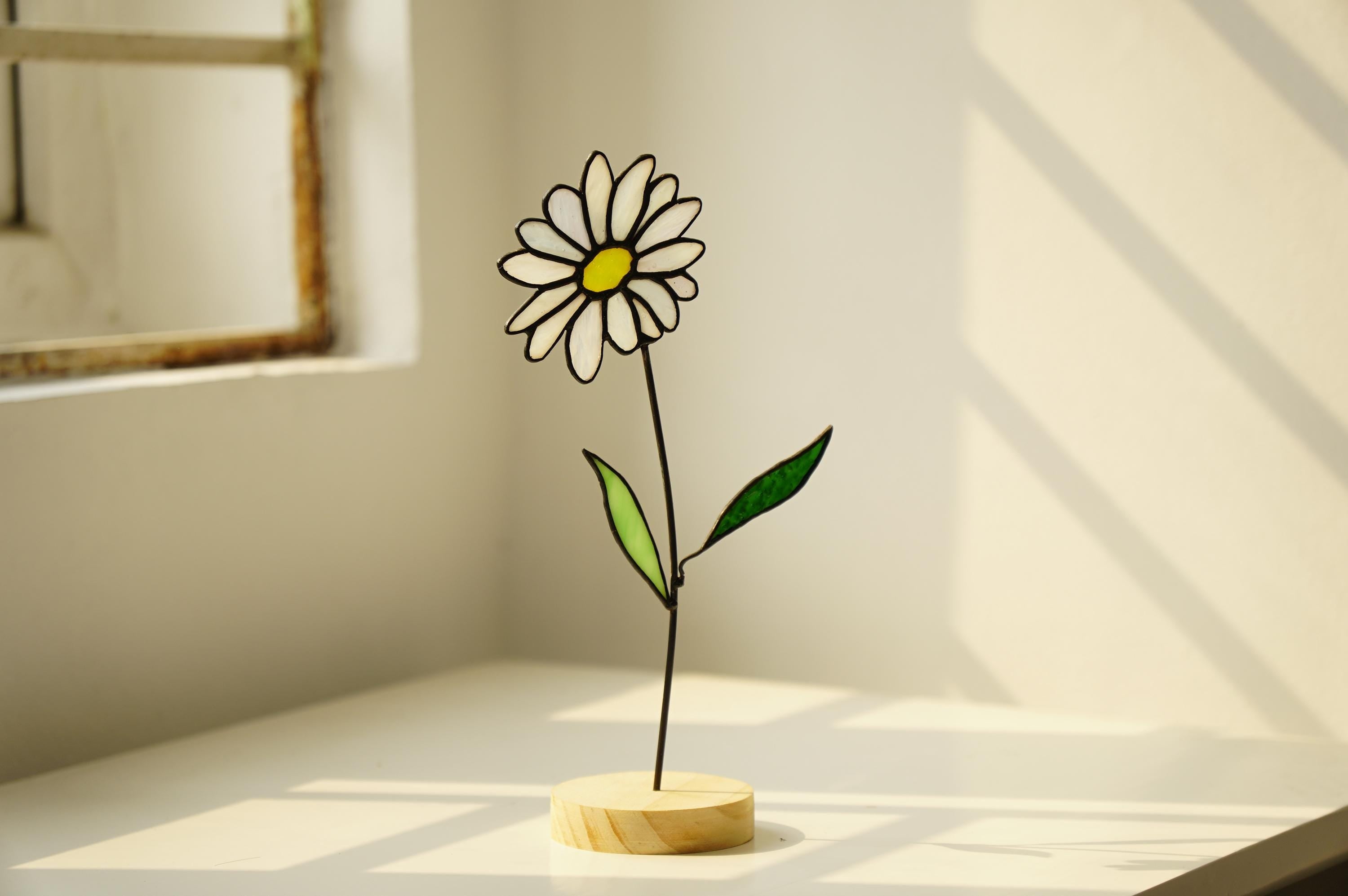 Daisy Stained Glass Flower - Cheerful Floral Home Decor, Window Suncatcher, Gift for Mom, Teacher & Birthdays, Faux Stained Glass Art