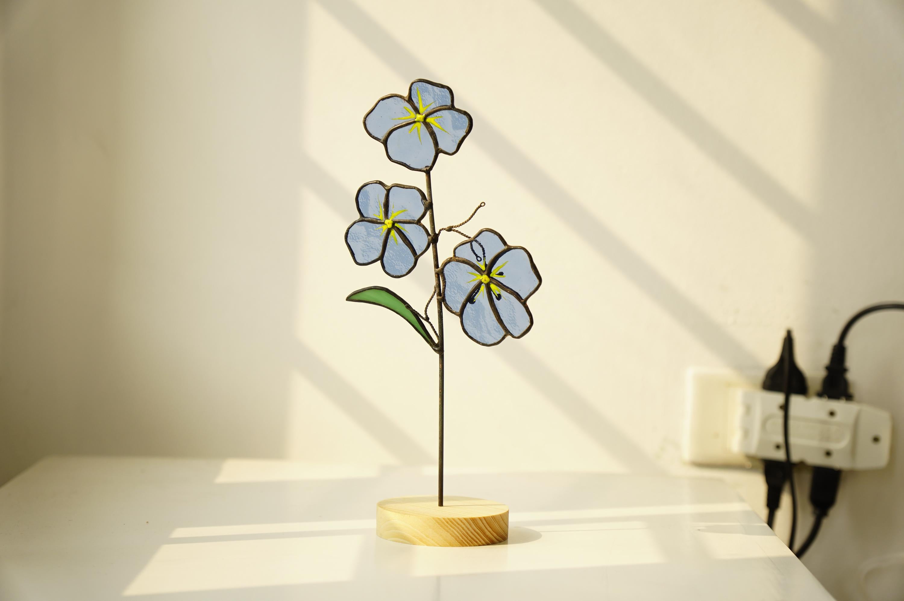 Stained Glass ForgetMeNot - Floral Home Decor, Faux Suncatcher Flower, Gift for Mom, Birthday & Teacher Gift, Stained Glass Pattern