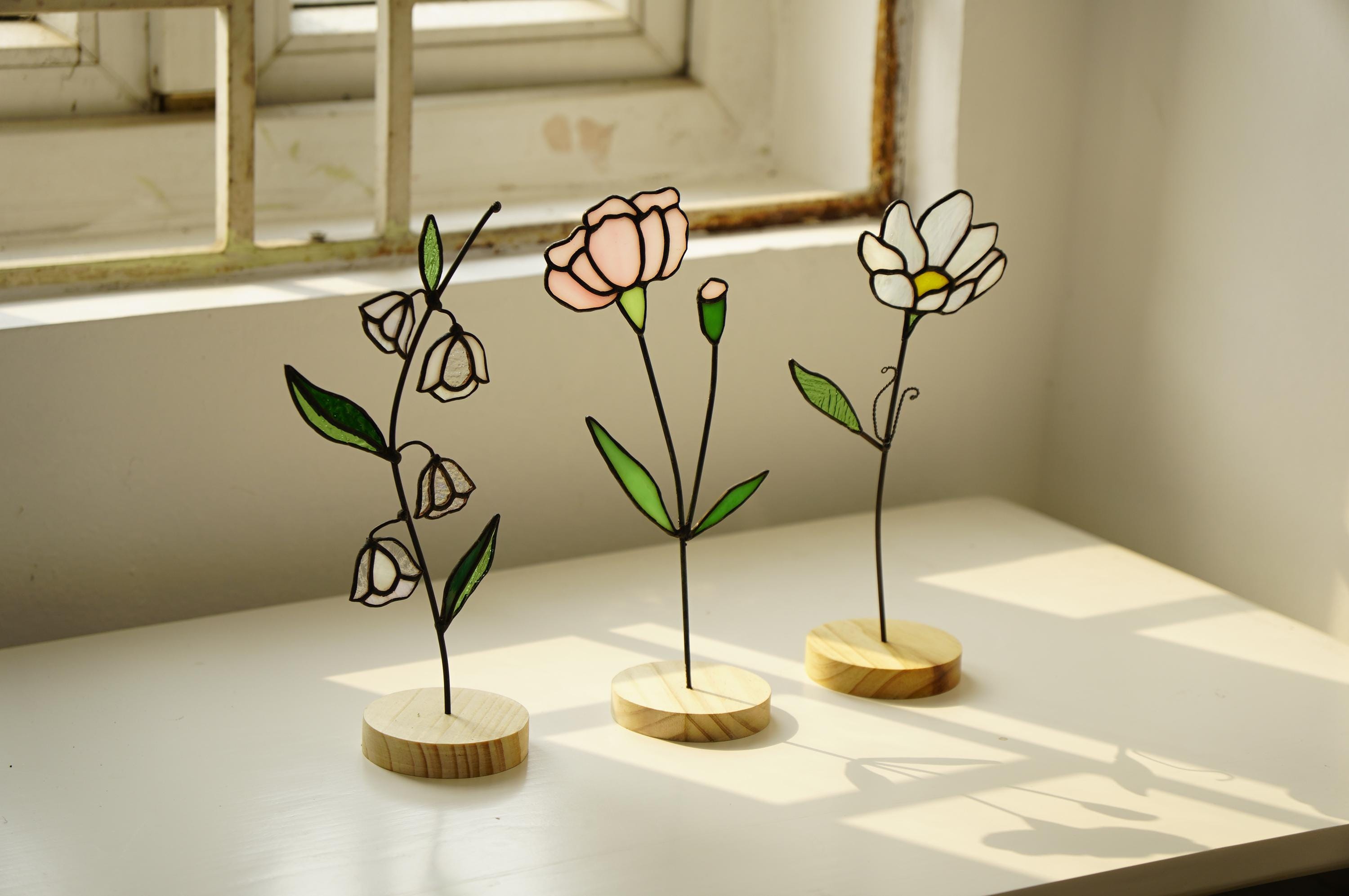 Stained Glass Tulip Flower Panel - Beautiful Stain Glass Sun catcher, Unique Home Decor Wall Art, Ideal birth month flower gift for Mom