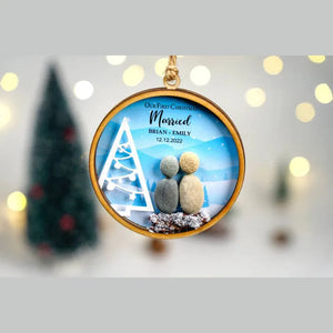 Handmade pebble art Christmas ornament Couple Under Christmas Tree by Dovaart.com